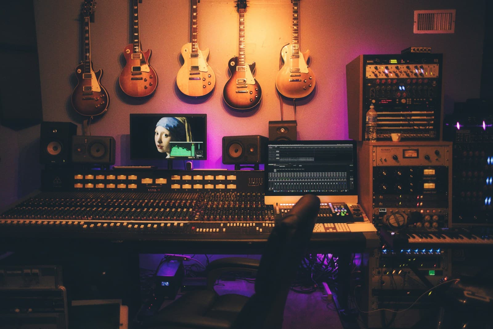 How to Split Royalties on a Song When You Collaborate